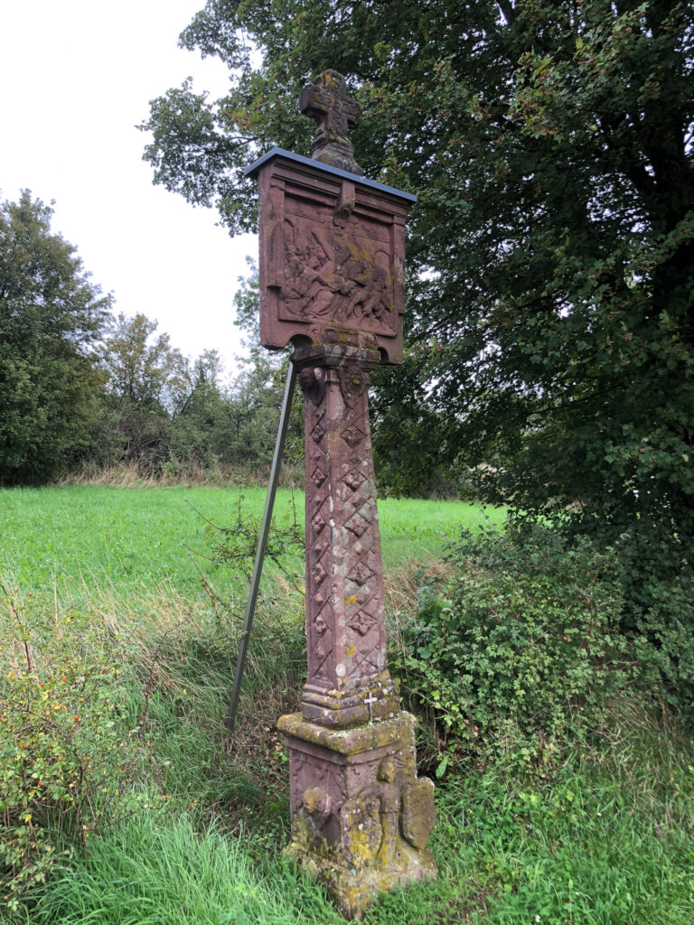 ein Kreuz des Kreuzweges zum Kalvarienberg