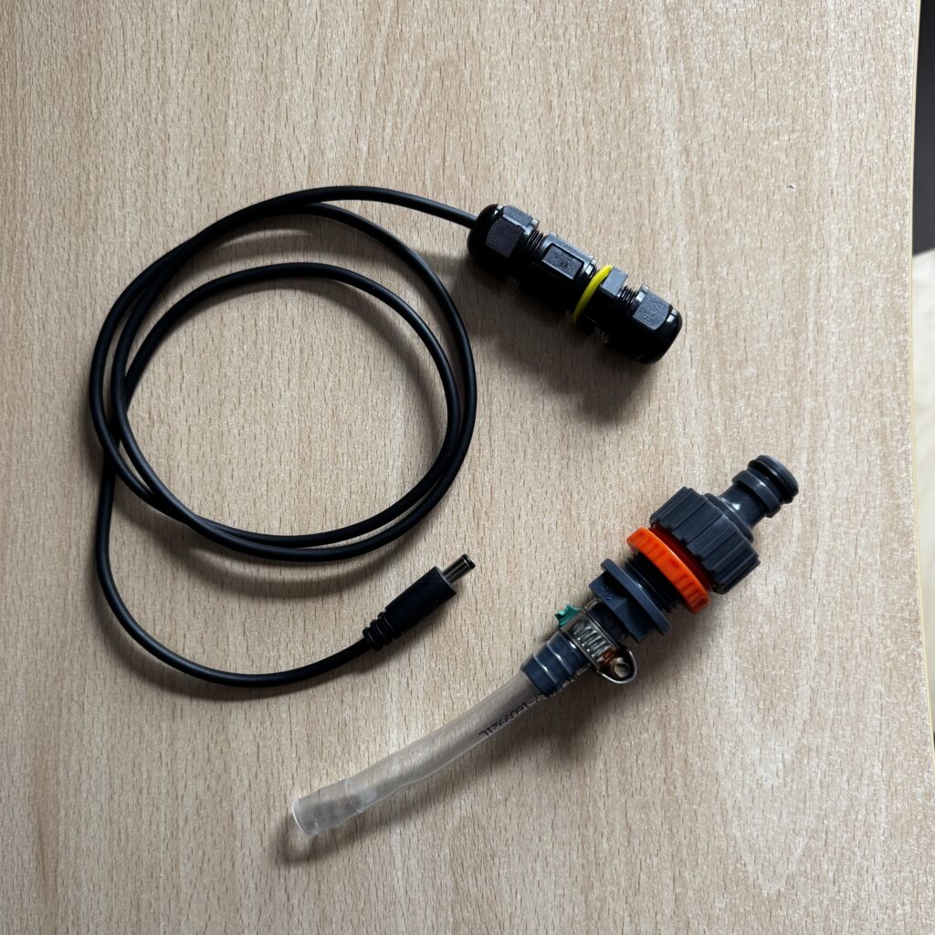 Für Upgrade 1 - Ein kurzes Schlauchstück mit Adapter und ein Stück zusätzliches Kabel mehr brauche ich nicht zur Umrüstung auf den WaterBob.