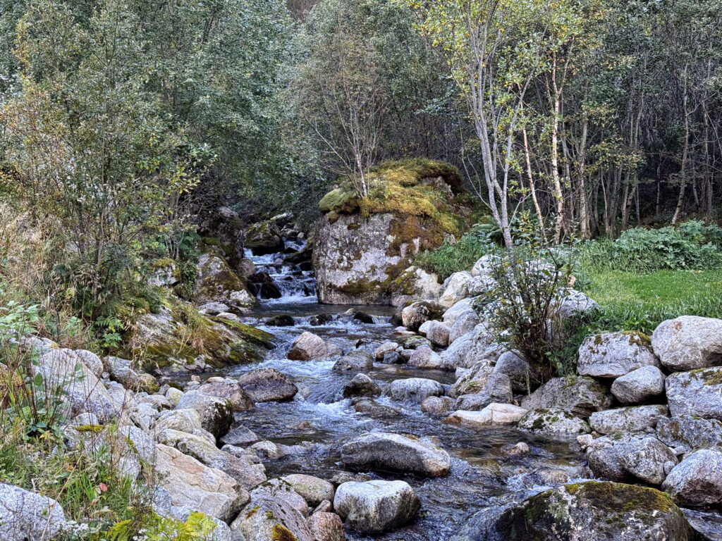 Dieser Fluss kommt vom Volefossen